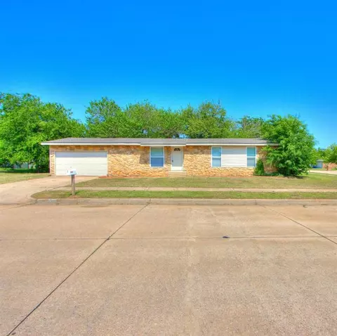 505 Grill Ave, Norman, OK 73071