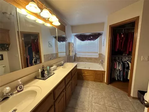 13100 SW Springcreek Ct, Moore, OK 73170 photo 15