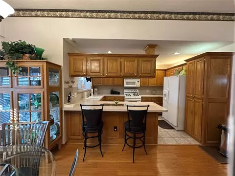13100 SW Springcreek Ct, Moore, OK 73170 photo 4