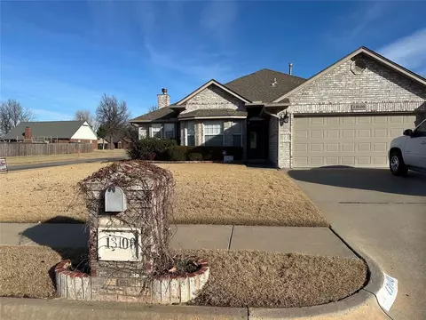 13100 SW Springcreek Ct, Moore, OK 73170