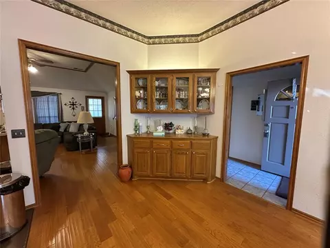 13100 SW Springcreek Ct, Moore, OK 73170 photo 5