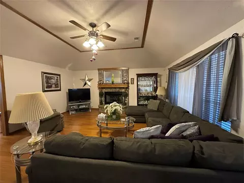 13100 SW Springcreek Ct, Moore, OK 73170 photo 10