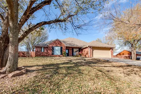 7953 Linda Ln, Guthrie, OK 73044