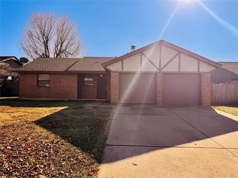 312 Cherryvale Rd, Edmond, OK 73003 photo 2