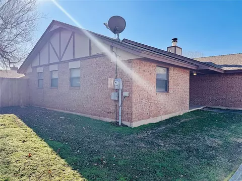 312 Cherryvale Rd, Edmond, OK 73003 photo 4