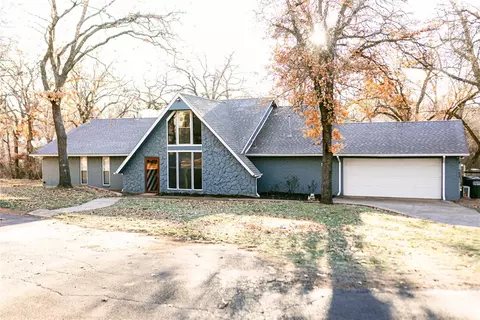 1204 Shelley Ln, Edmond, OK 73034