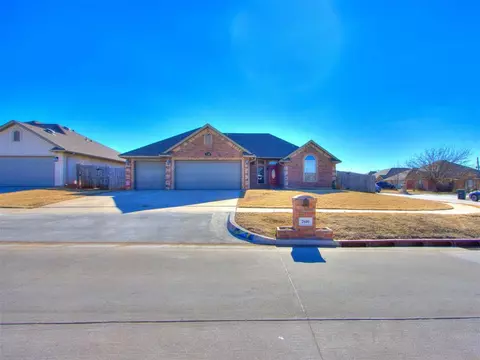 2600 SE 5th St, Moore, OK 73160