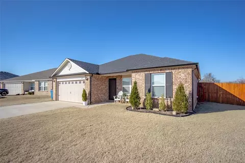 145 Blue Dr, Newcastle, OK 73065