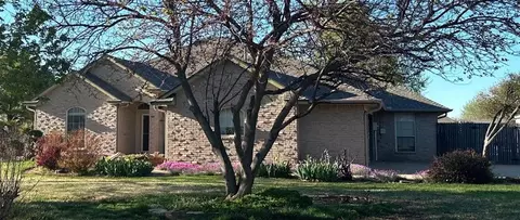 1005 Baffy Ct, Edmond, OK 73025