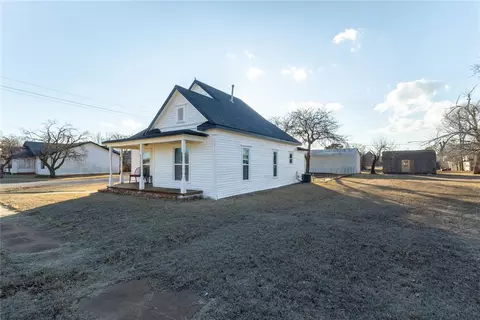 400 N Oklahoma St, Thomas, OK 73669 photo 3