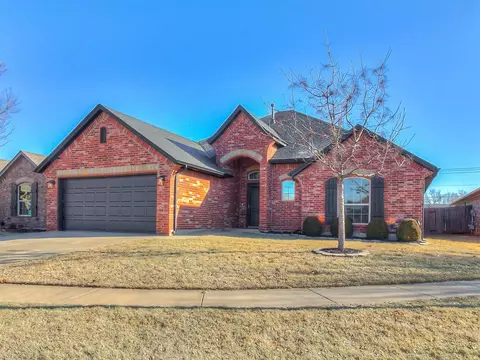 19108 Green Springs Dr, Edmond, OK 73012