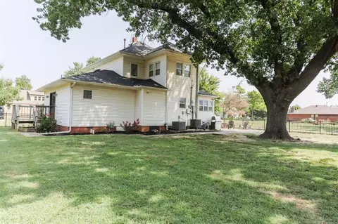 230 E 3rd St, Edmond, OK 73034 photo 49