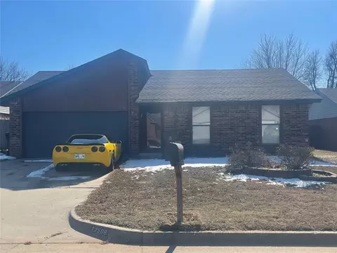 12506 SW 3rd St, Yukon, OK 73099