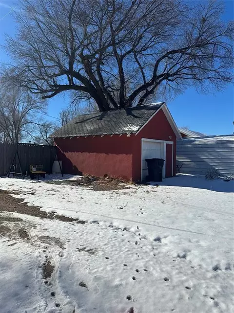 600 S Maple Ave, Erick, OK 73645 photo 9