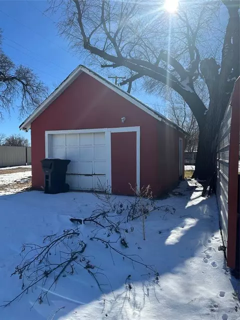600 S Maple Ave, Erick, OK 73645 photo 11