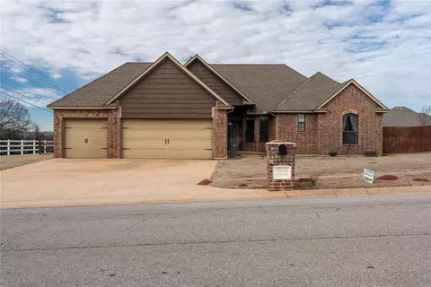 3521 Homesteaders Ln, Guthrie, OK 73044
