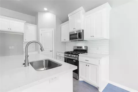 3133 Grapevine St, Edmond, OK 73034