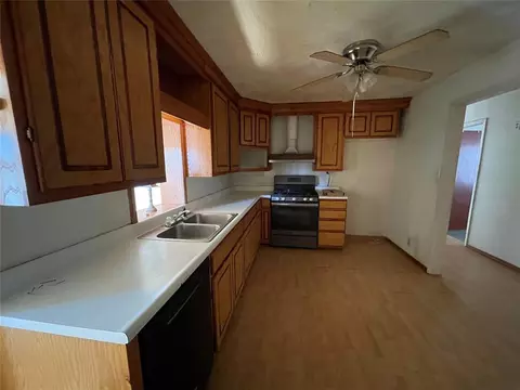 200 N C St, Olustee, OK 73560 photo 14