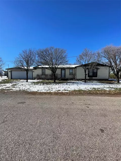 200 N C St, Olustee, OK 73560