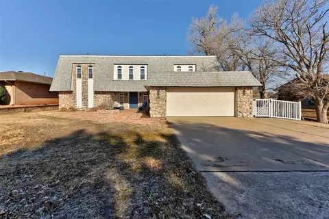 11517 Carriage Dr, Yukon, OK 73099