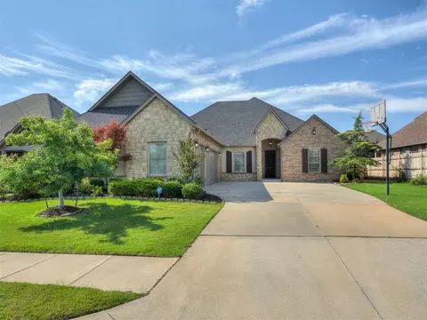 308 NW 153rd St, Edmond, OK 73013