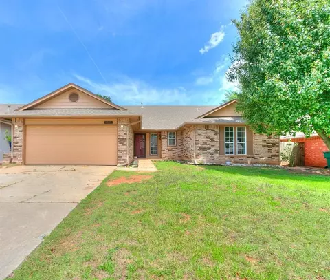 1033 NW 167th St, Edmond, OK 73012
