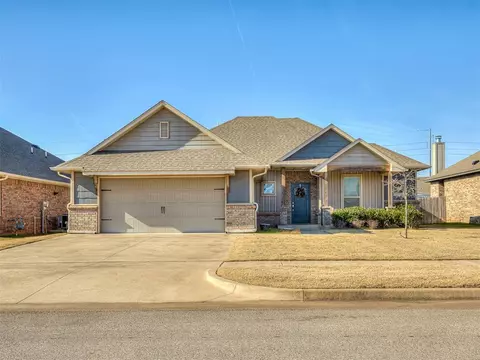 3413 Superior Dr, Moore, OK 73160