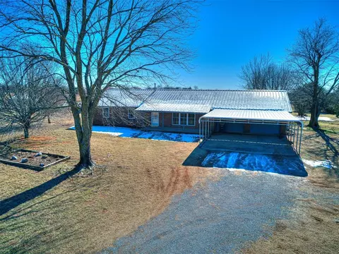 8700 Cemetery Rd, Noble, OK 73068