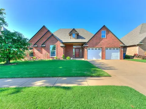 247 E Richmond Ter, Mustang, OK 73064