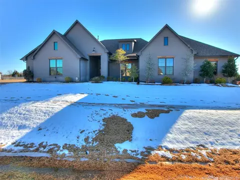 924 Villaverde Dr, Norman, OK 73071
