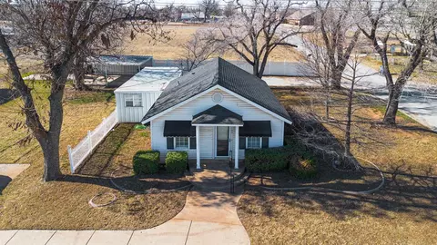 103 S Cimarron Rd, Tuttle, OK 73089 photo 8