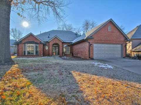 4704 Fountain Gate Dr, Norman, OK 73072