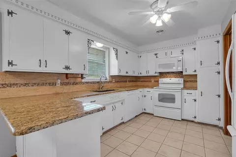 2012 N Mockingbird Ln, Altus, OK 73521 photo 17