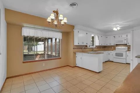 2012 N Mockingbird Ln, Altus, OK 73521 photo 13