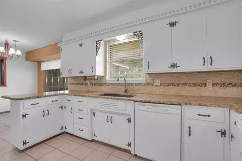 2012 N Mockingbird Ln, Altus, OK 73521 photo 18