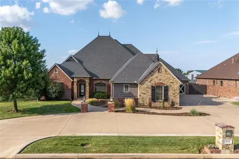 2111 Saber Ln, Weatherford, OK 73096