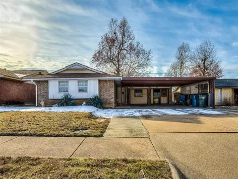 908 Rolling Meadows Blvd, Midwest City, OK 73110