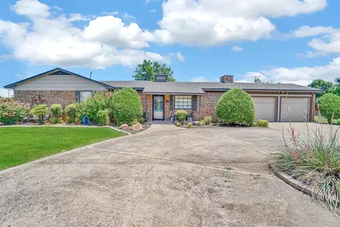 900 11th St, Snyder, OK 73566