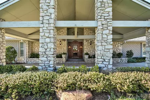 12109 Quail Creek Rd, Oklahoma City, OK 73120