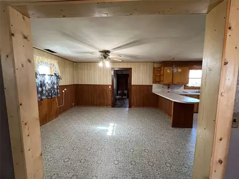 501 N 8th St, Hammon, OK 73650 photo 4