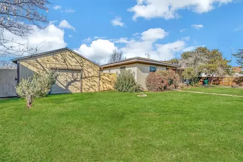119 S Grand Ave, Martha, OK 73556