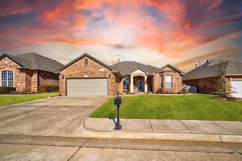 1309 River Birch Dr, Yukon, OK 73099