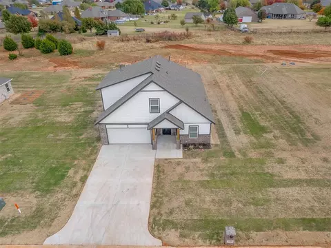 13055 Mannington Rd, Edmond, OK 73025