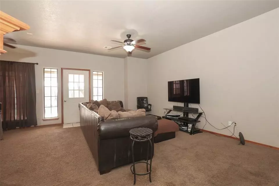  1008 Meadow Lake Dr, Noble, OK 73068 photo 5