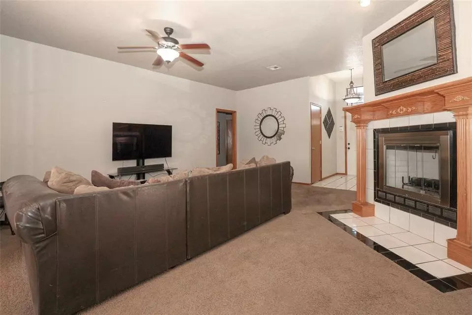 1008 Meadow Lake Dr, Noble, OK 73068 photo 7