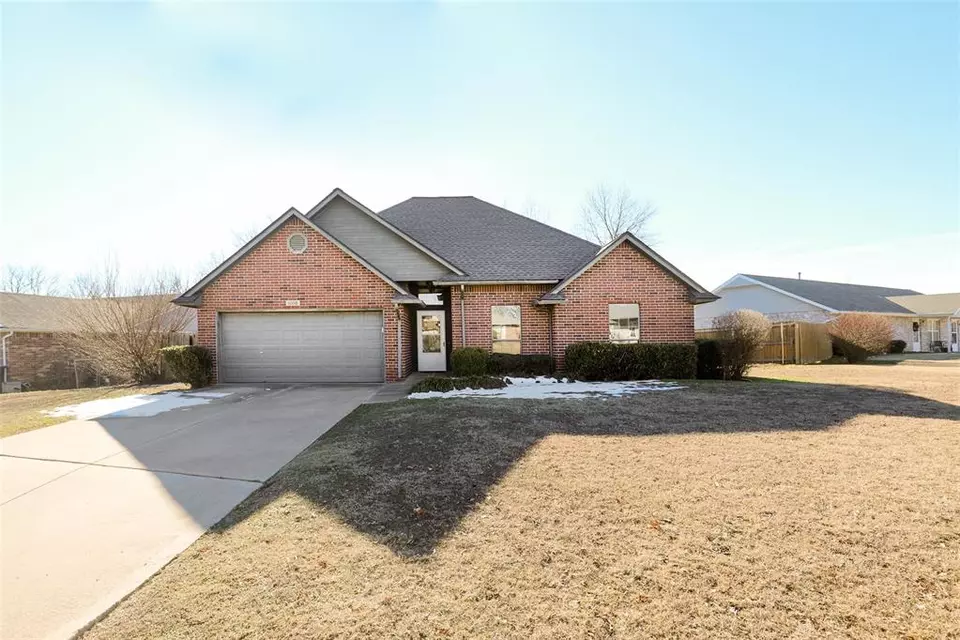  1008 Meadow Lake Dr, Noble, OK 73068 photo 1