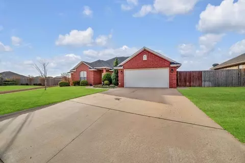 1116 Stephanie Ln, Altus, OK 73521