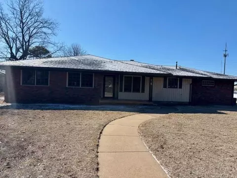 806 E Cedar Ave, Weatherford, OK 73096