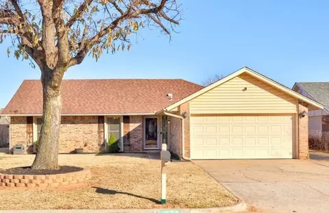 624 Westview Dr, Yukon, OK 73099