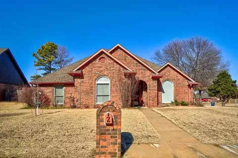 2 Brentwood Pl, Shawnee, OK 74804